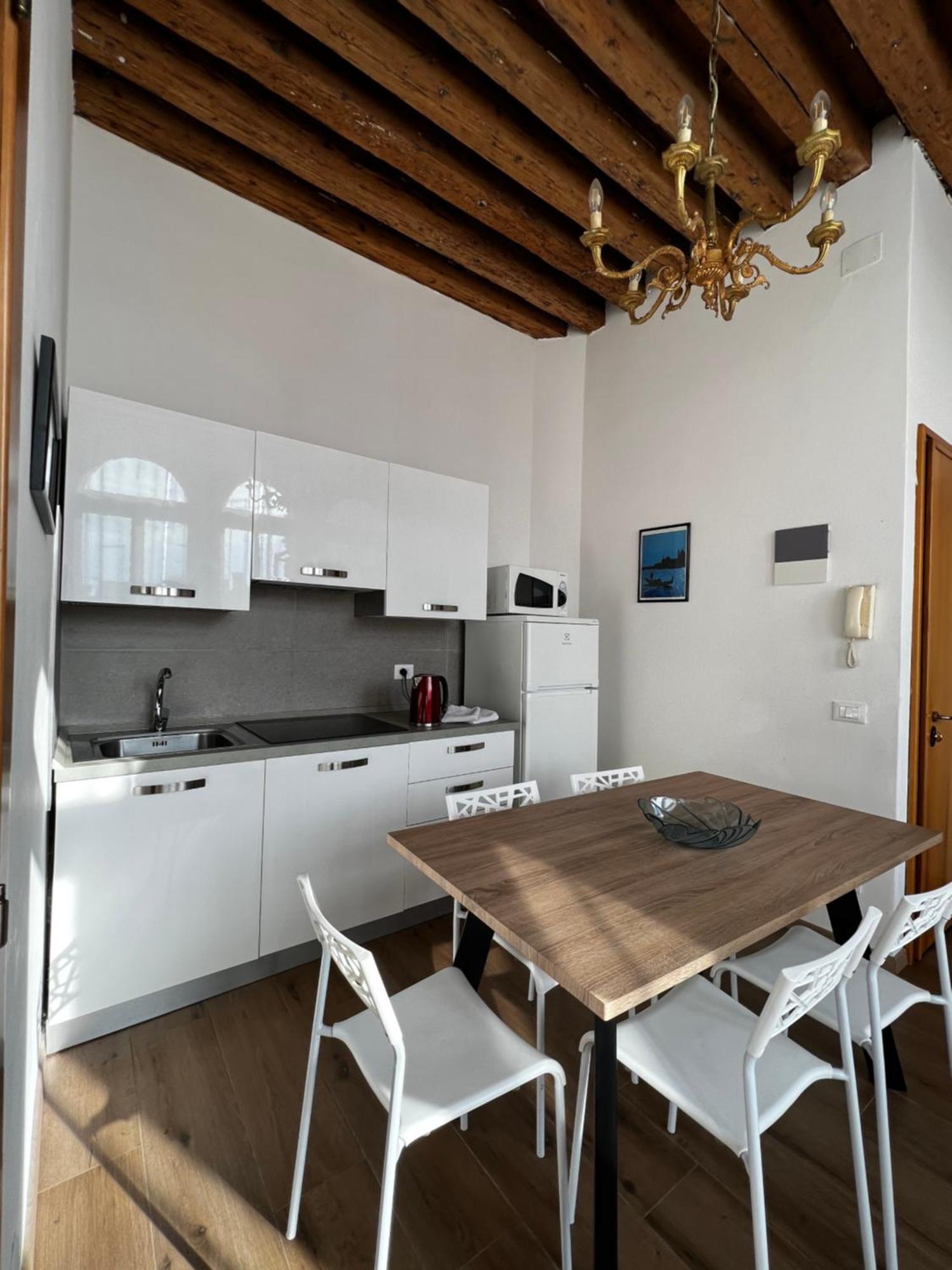 Tintoretto 1 Con Terrazza Sopra Il Tetto, 3 Bagni, 3 Grandi Da Letto, Super Nuovo Apartamento Venecia